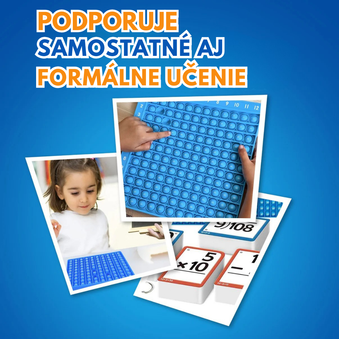 Otroška matematična tabla in učne kartice, ki podpirajo samostojno in formalno učenje števil ter računskih operacij. Grafični prikaz vključuje deklico pri uporabi pripomočka, detajl uporabe interaktivne plošče ter različne kartice za množenje, deljenje in odštevanje.